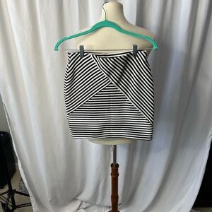 Forever 21 Black & White Striped Wrap Mini Skirt – Size L